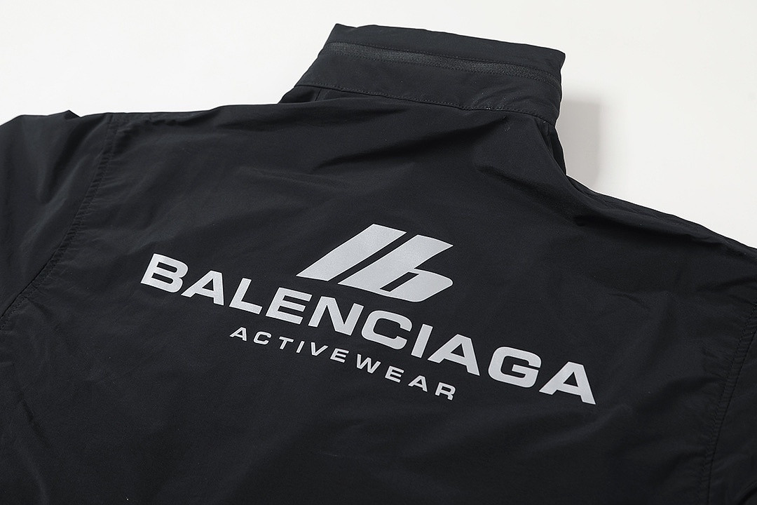 Ba1en*iaga Clothes