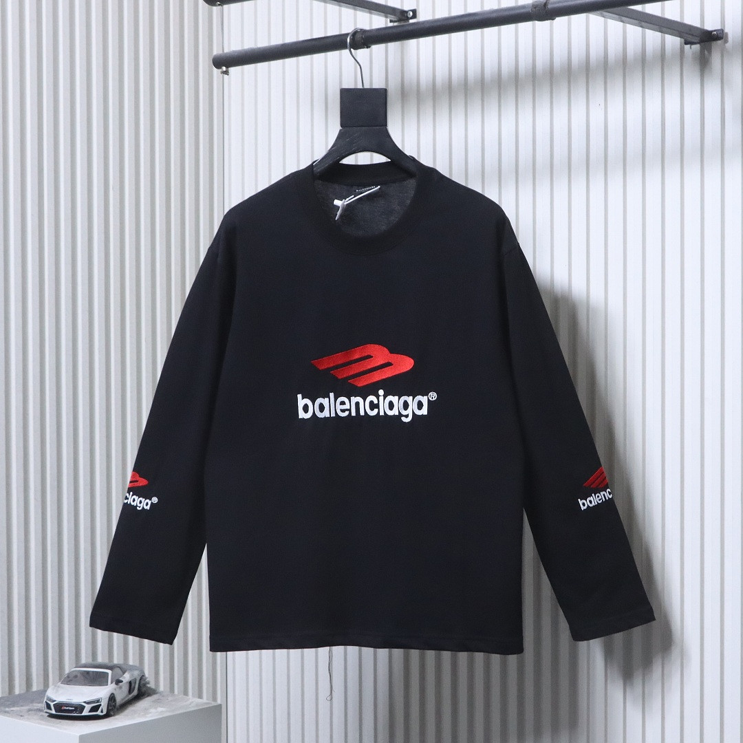Ba1en*iaga Clothes