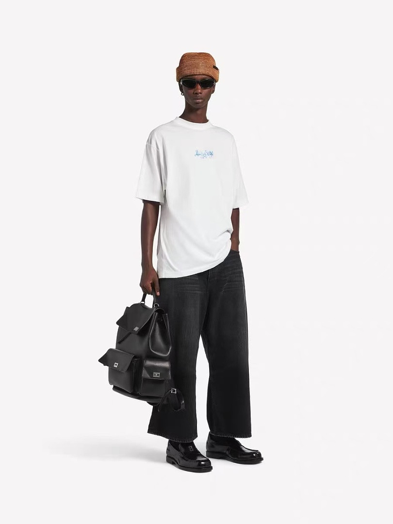 Ba1en*iaga Clothes