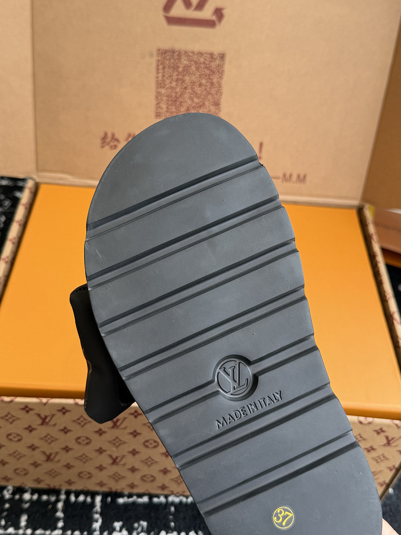 LVT SANDALS