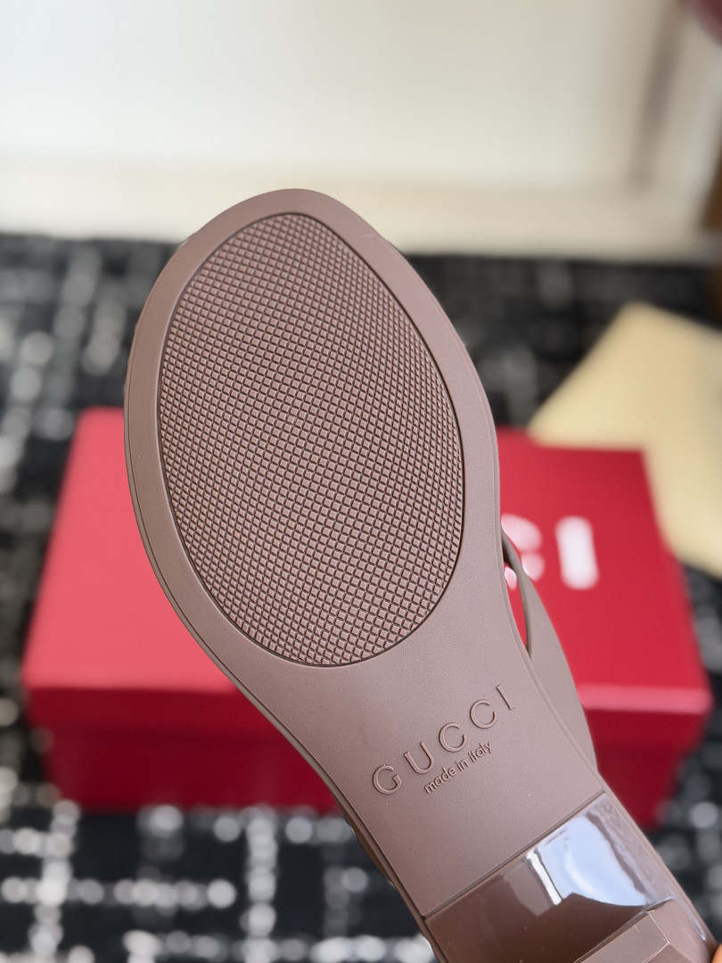 Gvc*1 SANDALS