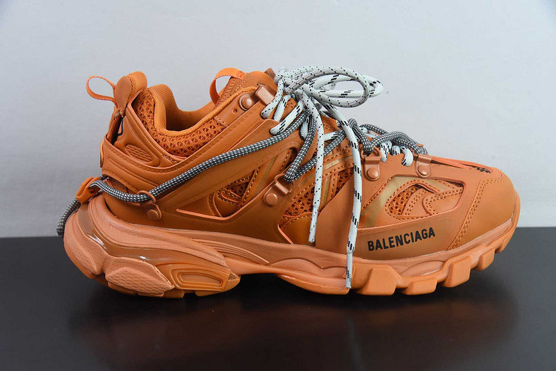 BC TRACK SNEAKER
