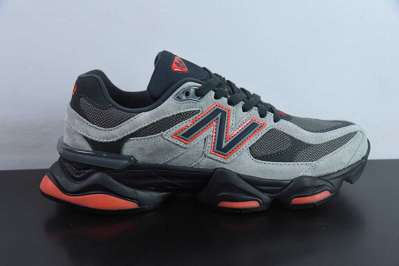 NEW BALANCE SNEAKER