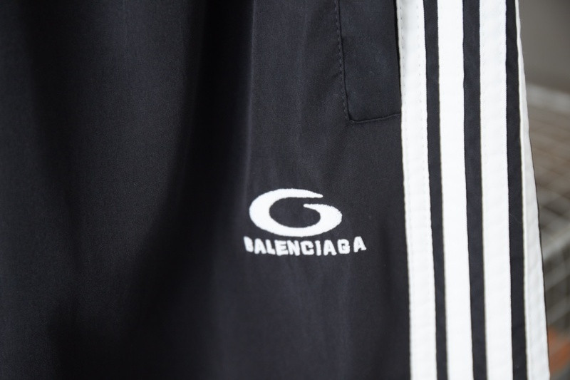 Ba1en*iaga Clothes