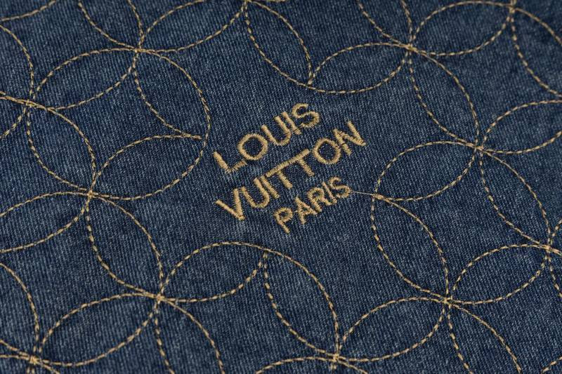 L0uis Vuitt0n
