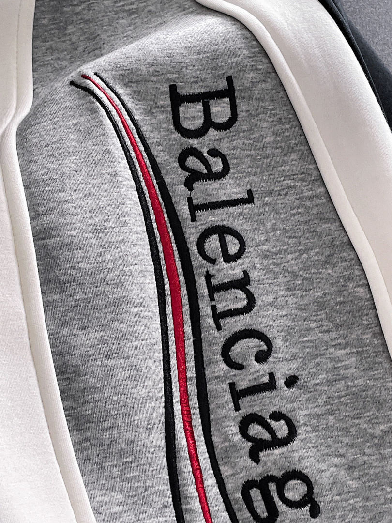 Ba1en*iaga Clothes