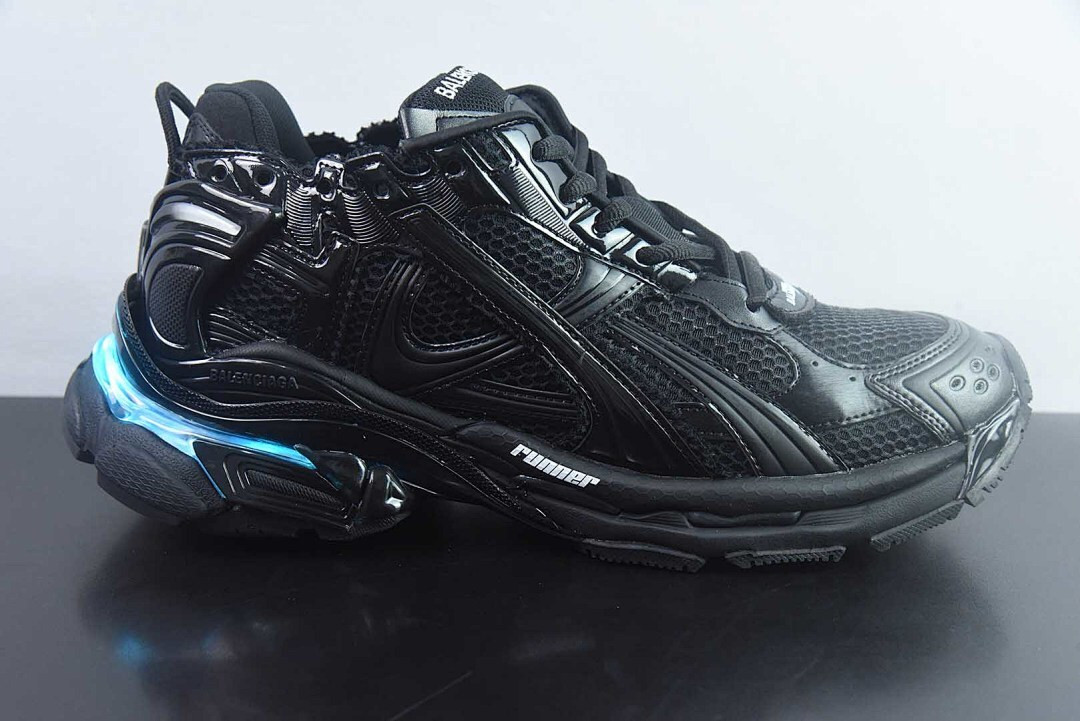 Ba1en*iaga Runner Sneaker LED
