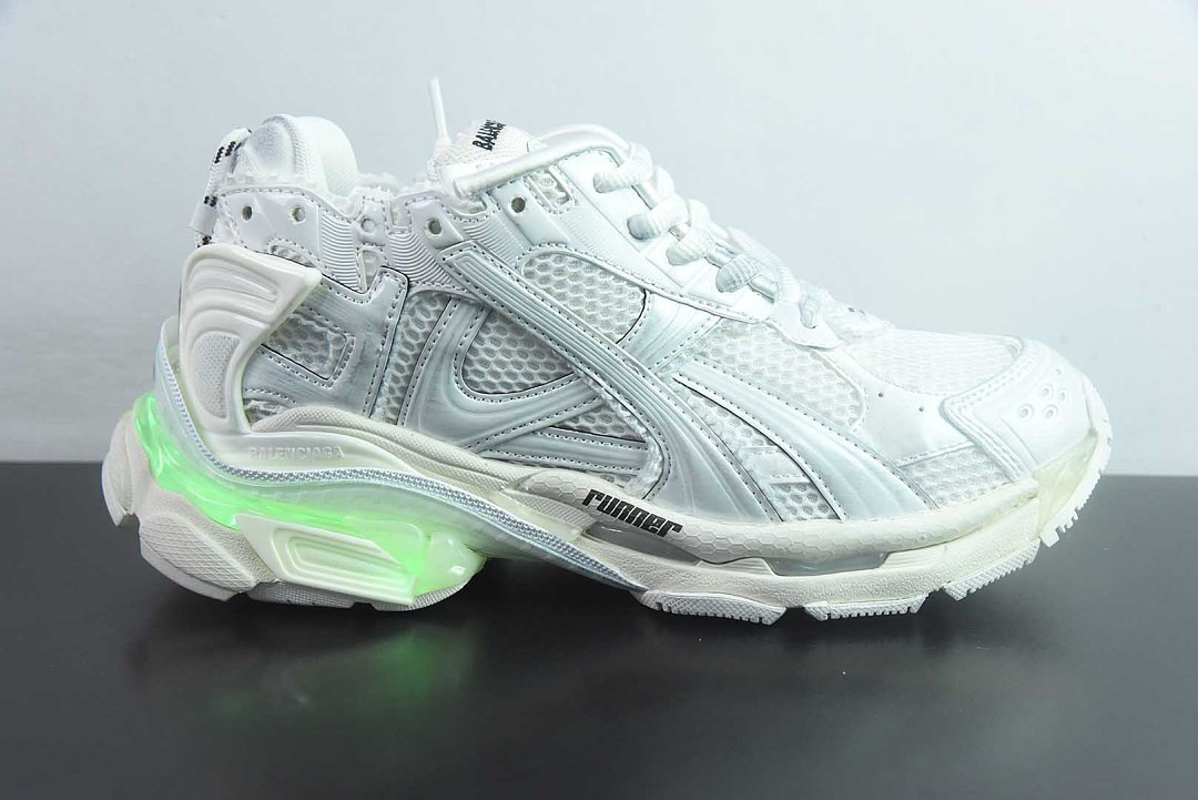 Ba1en*iaga Runner Sneaker LED