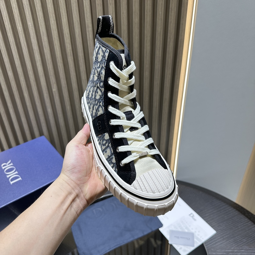 DIO* SNEAKER
