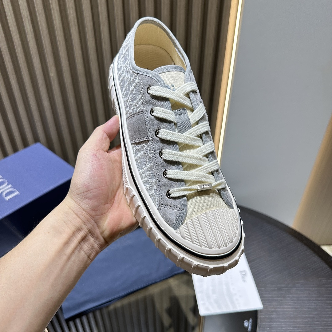 DIO* SNEAKER