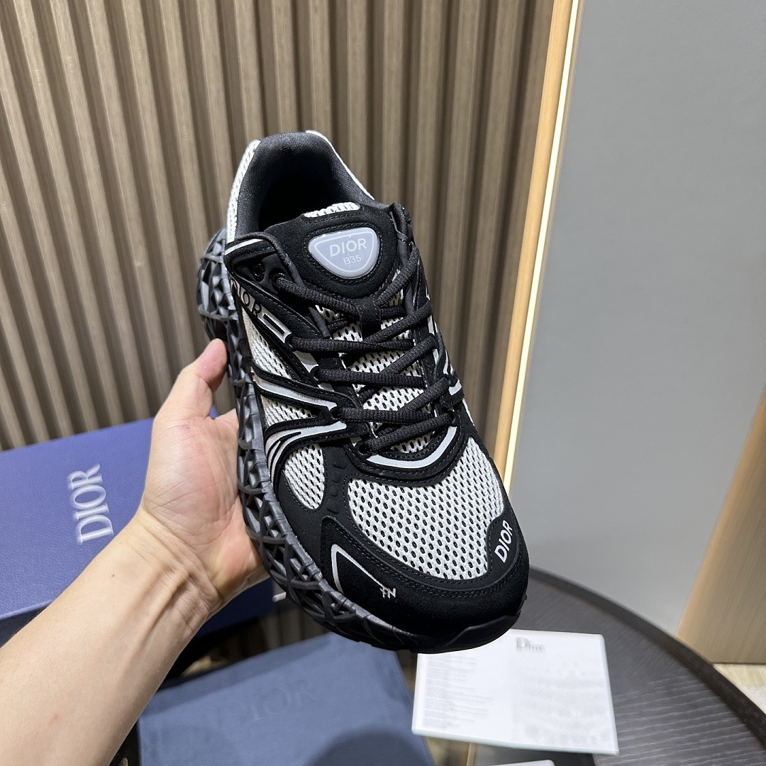 DIO* SNEAKER