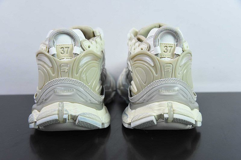 Ba*len*cia*ga runner sneaker