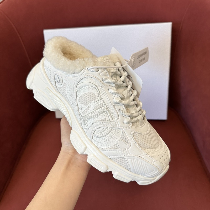DIO* SNEAKER