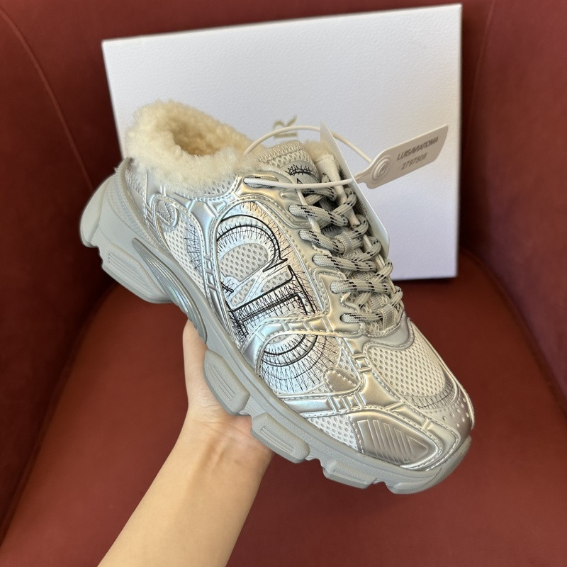 DIO* SNEAKER