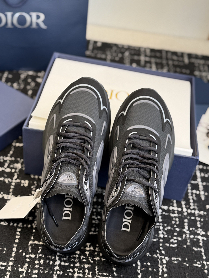 DIO* SNEAKER
