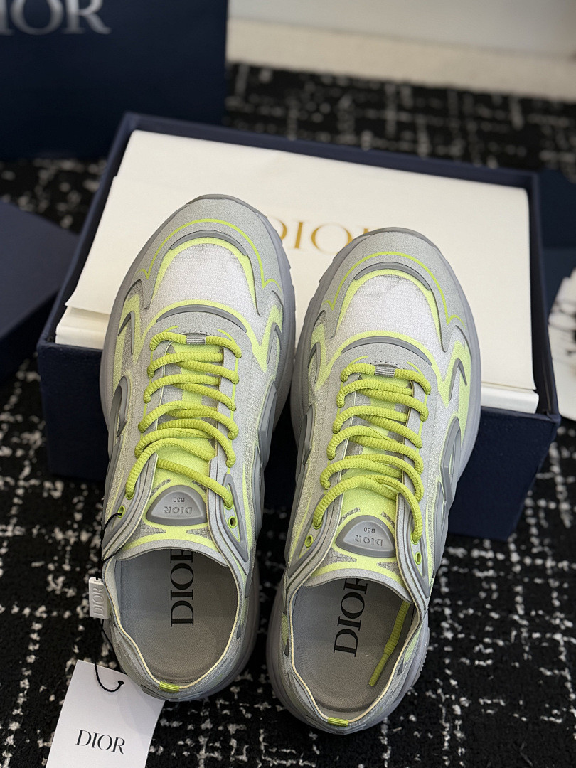 DIO* SNEAKER