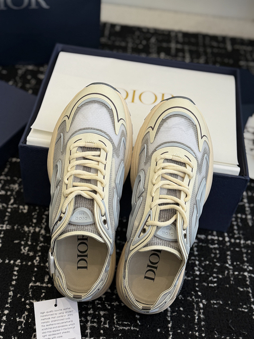 DIO* SNEAKER