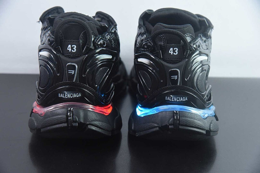 Ba1en*iaga Runner Sneaker LED