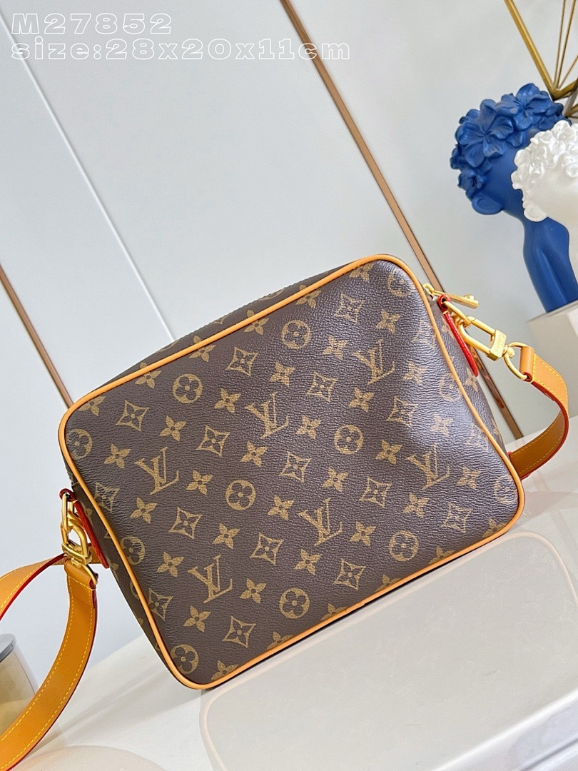 LVT PURSE
