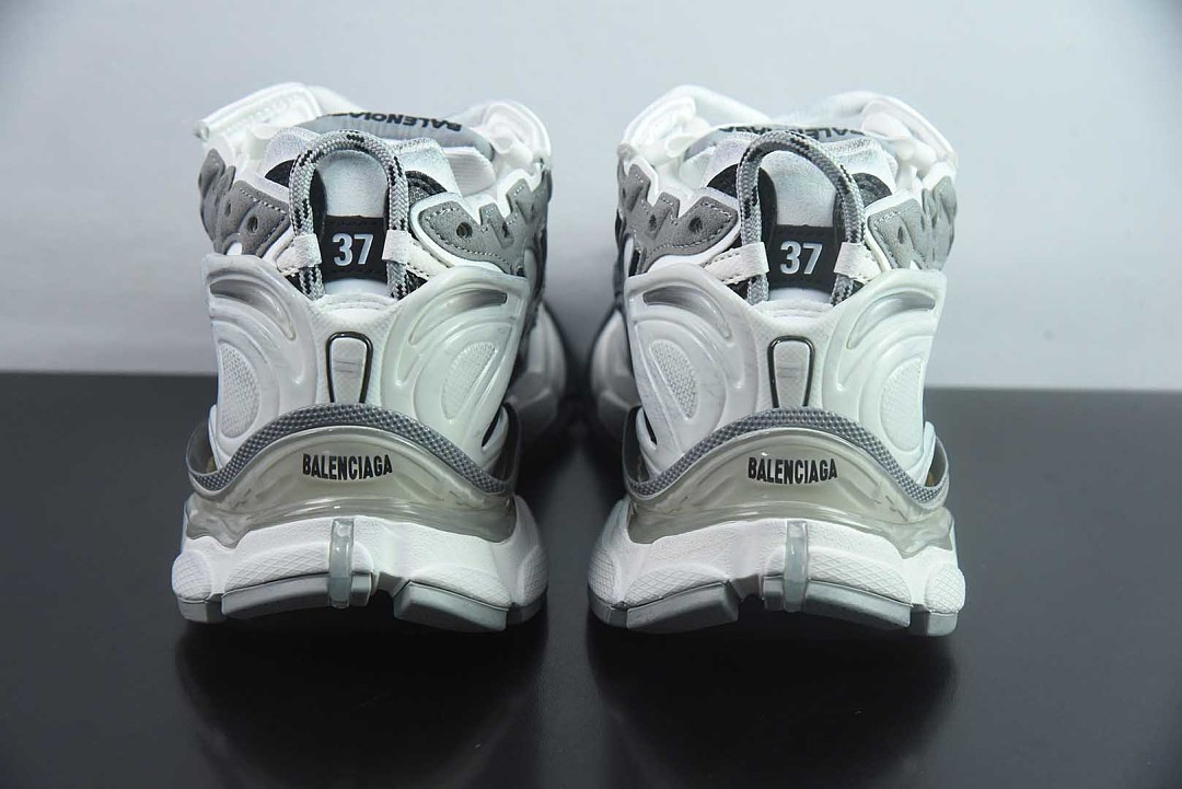 Ba1en*iaga Runner Sneaker LED
