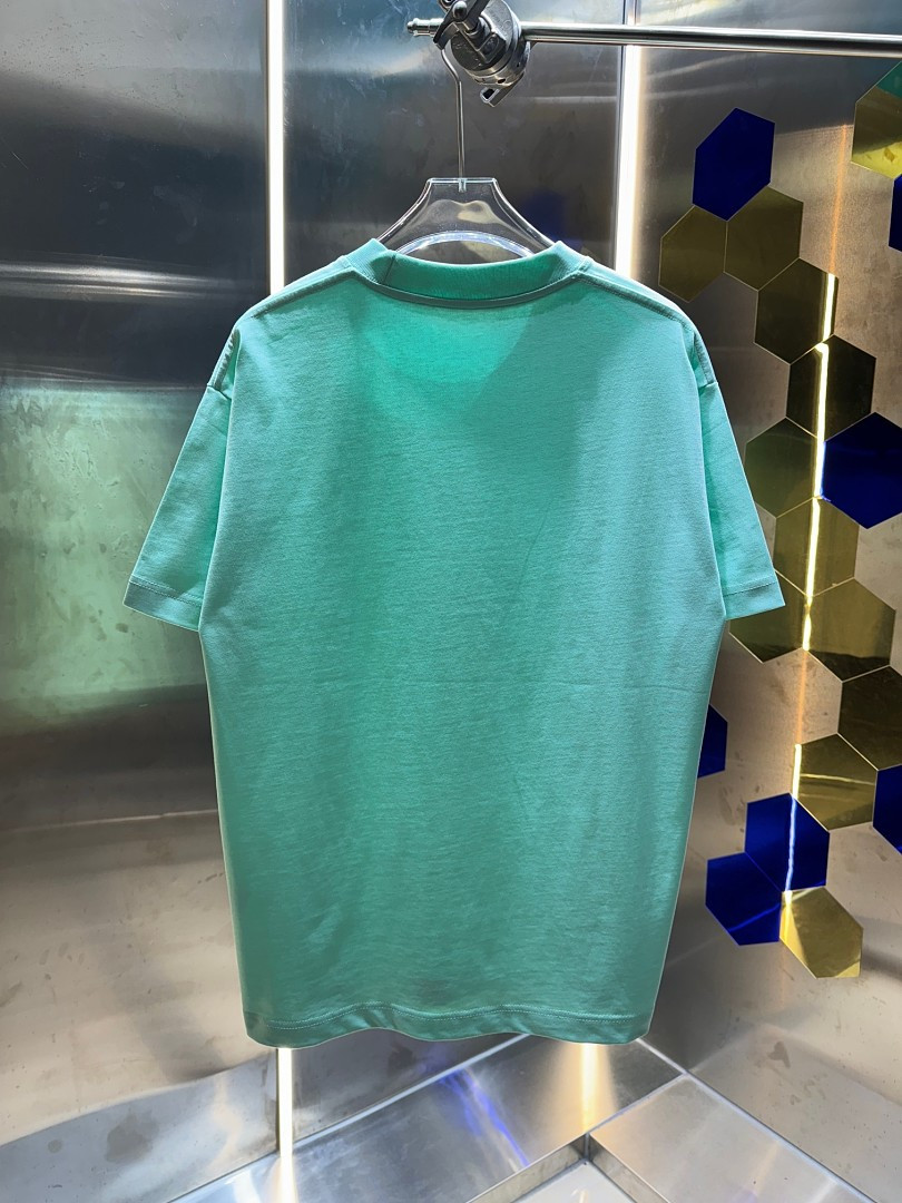 Bv*b*rry Clothes