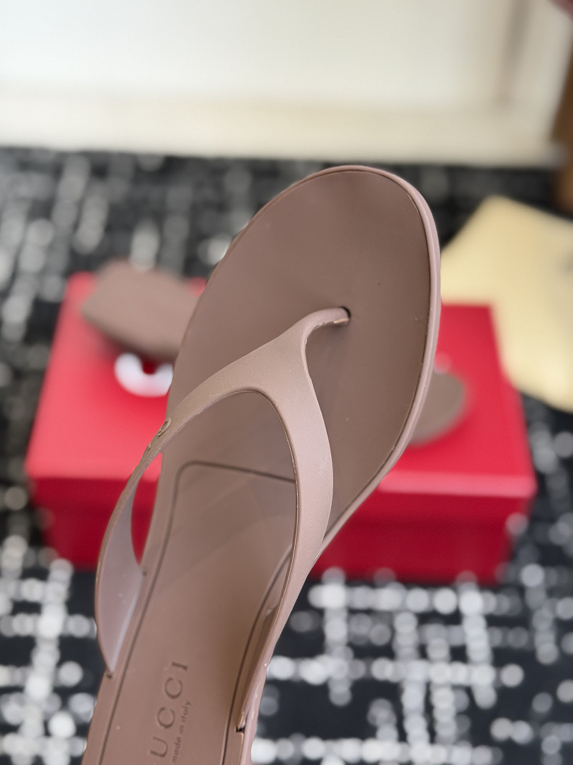Gvc*1 SANDALS