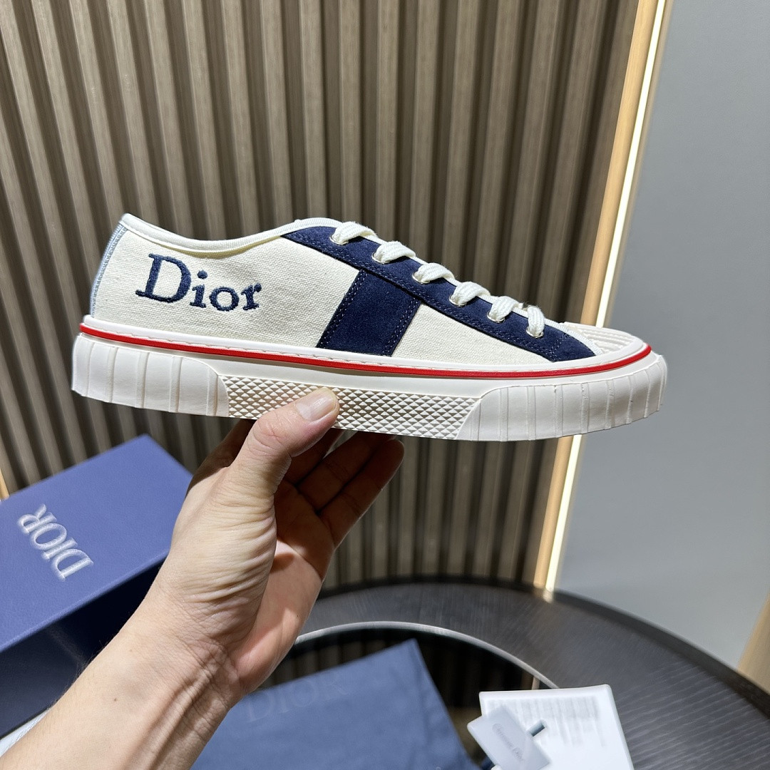 DIO* SNEAKER