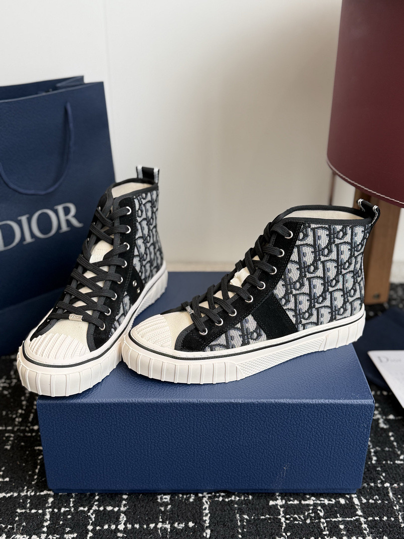 DIO* SNEAKER