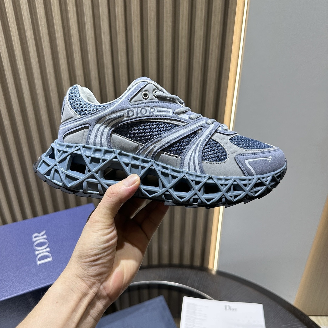 DIO* SNEAKER