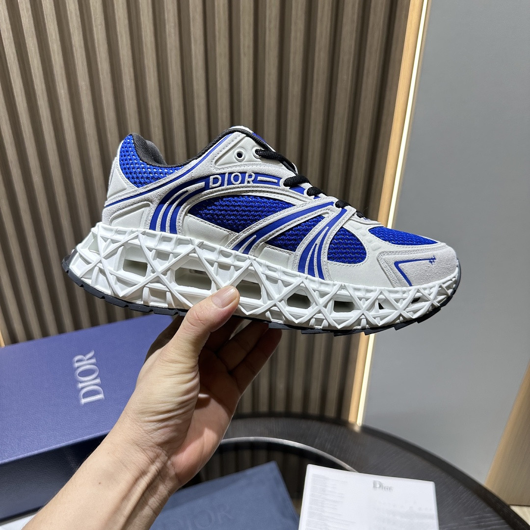 DIO* SNEAKER