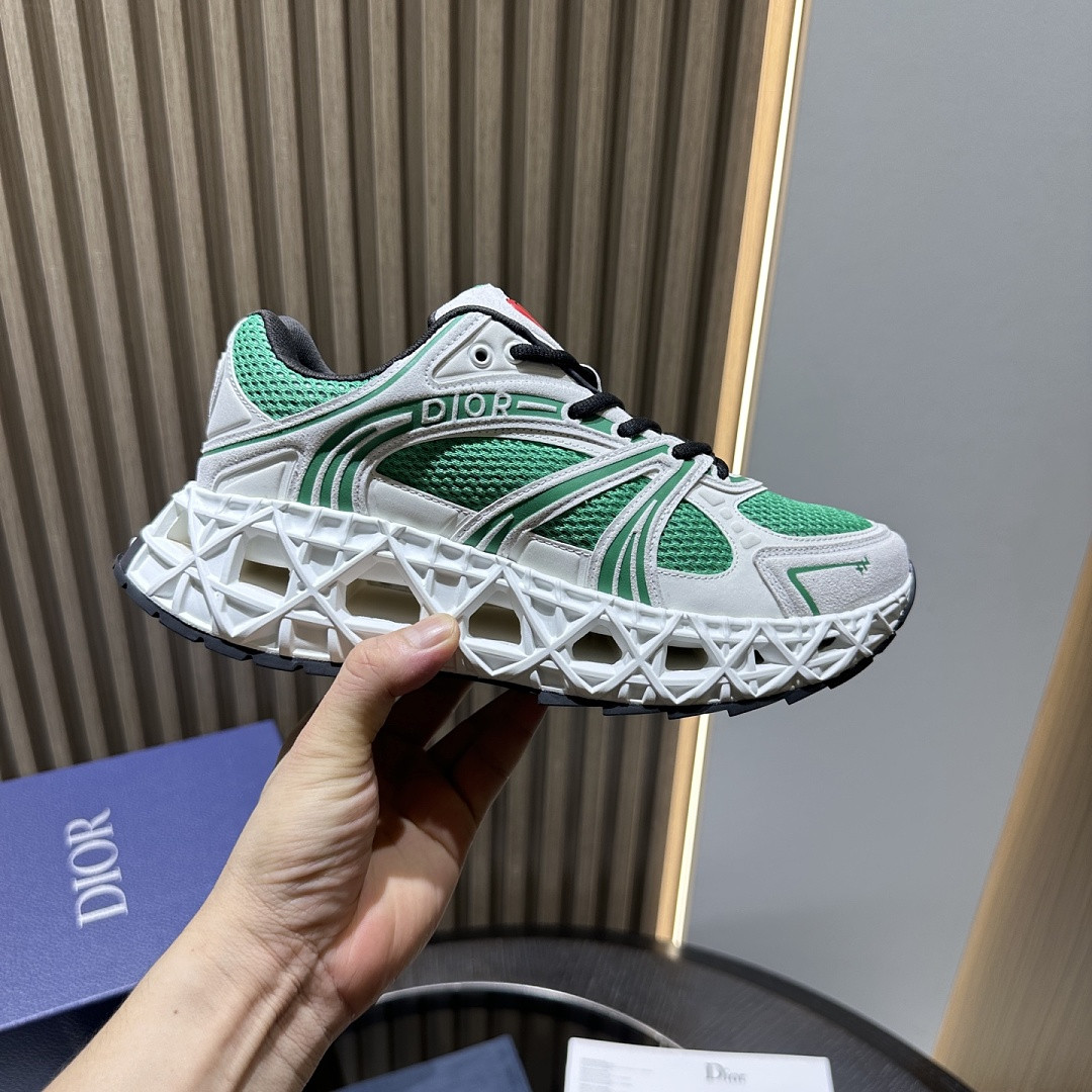 DIO* SNEAKER