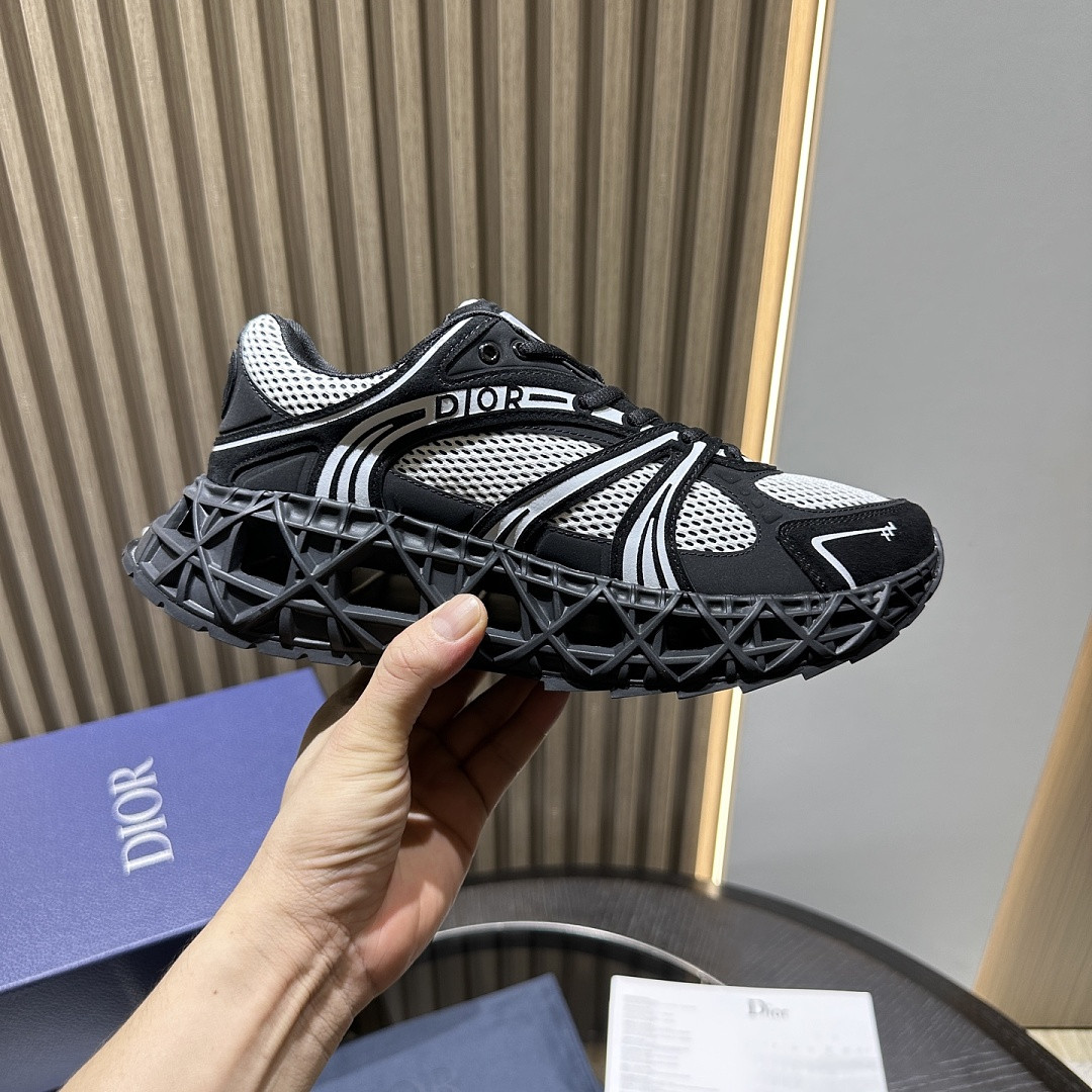 DIO* SNEAKER