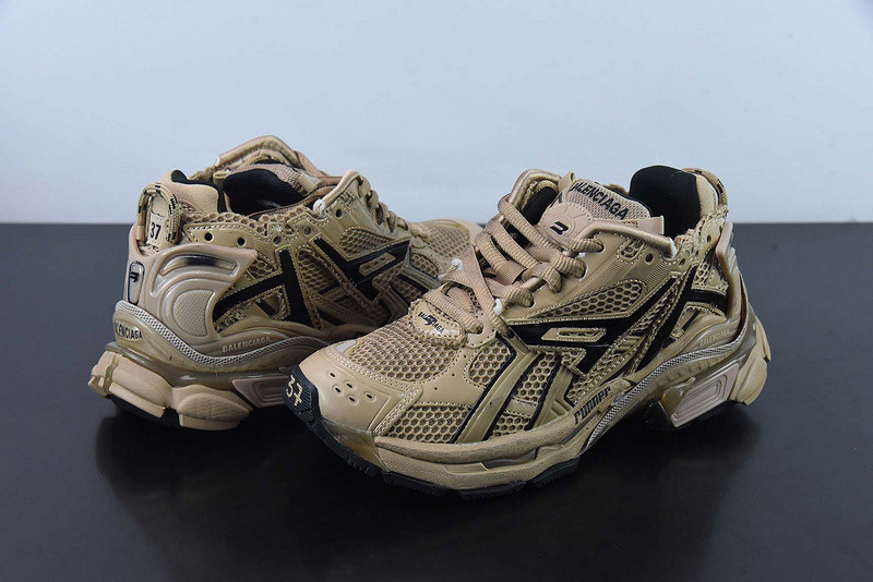 Ba*len*cia*ga runner sneaker