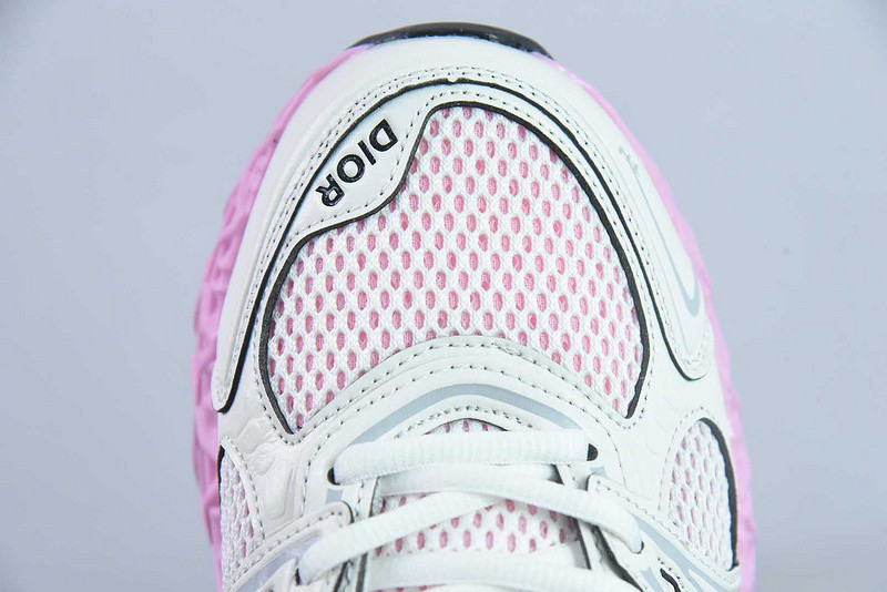 DIO* SNEAKER