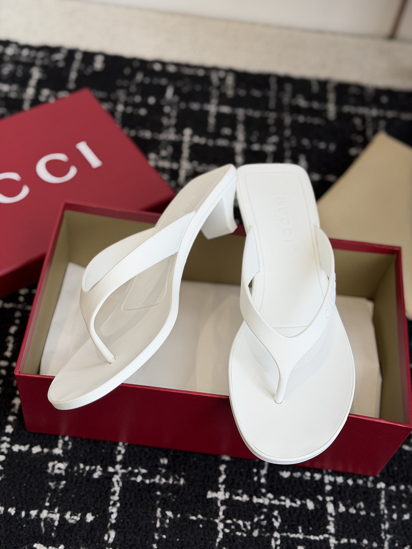 Gvc*1 SANDALS