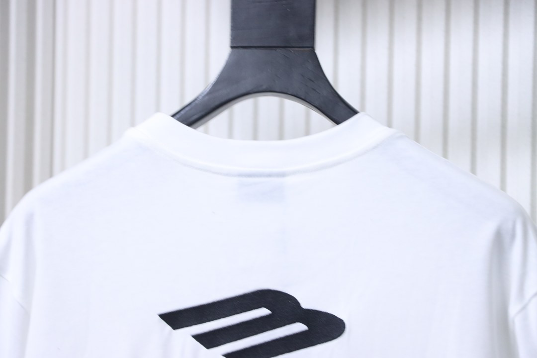 Ba1en*iaga Clothes