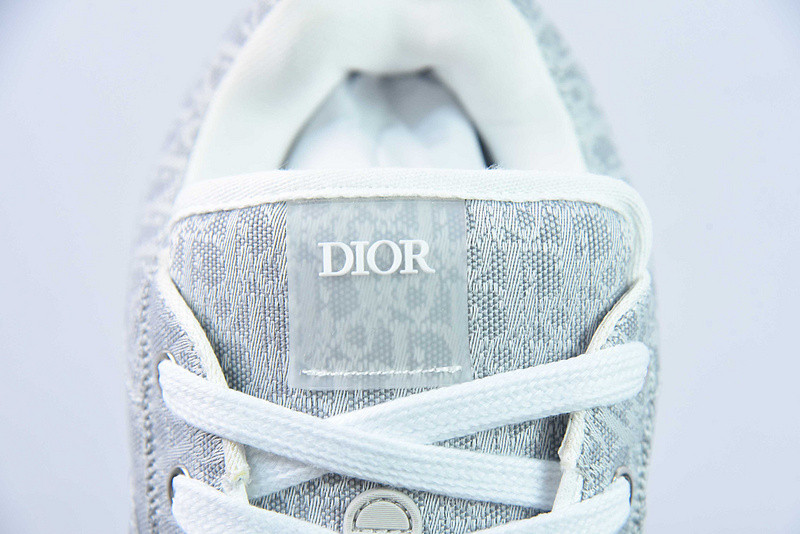 DIO* X CONVERSE SNEAKER