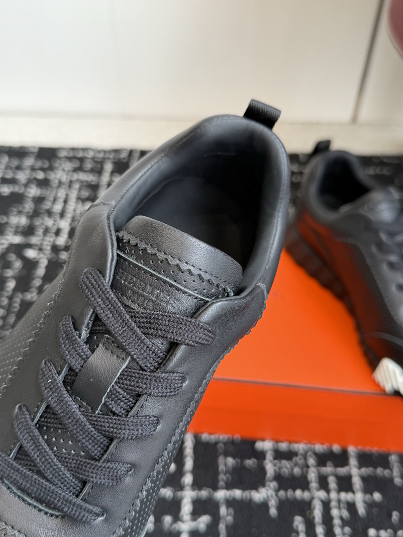 H**me5 Sneaker