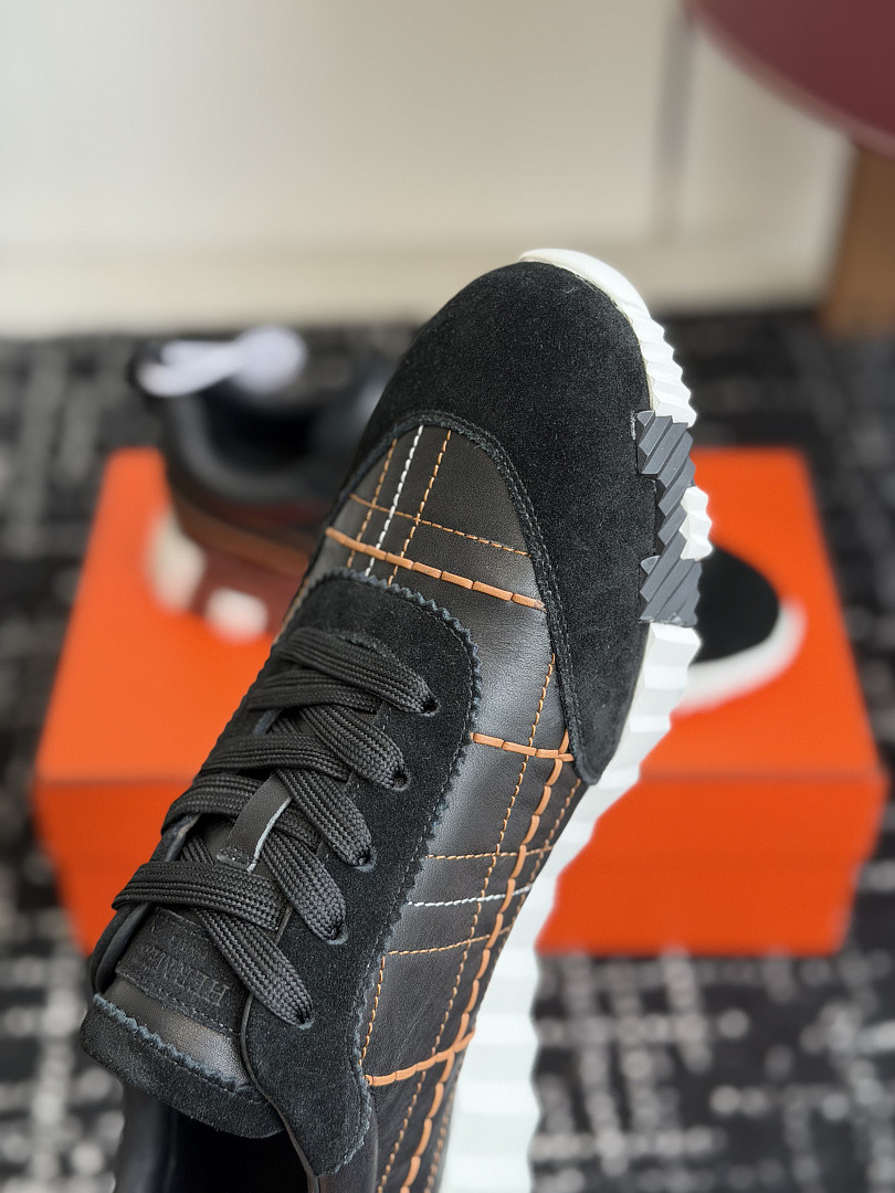 H**me5 Sneaker