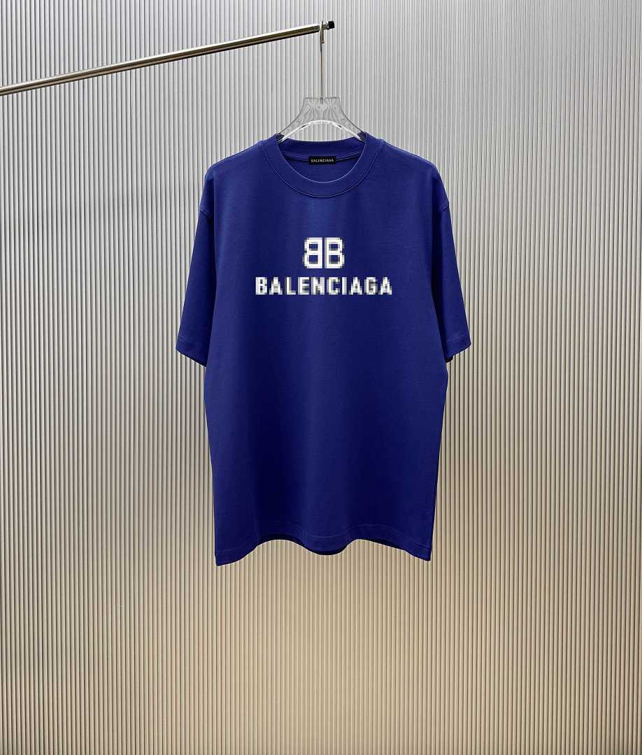 Ba1en*iaga Clothes