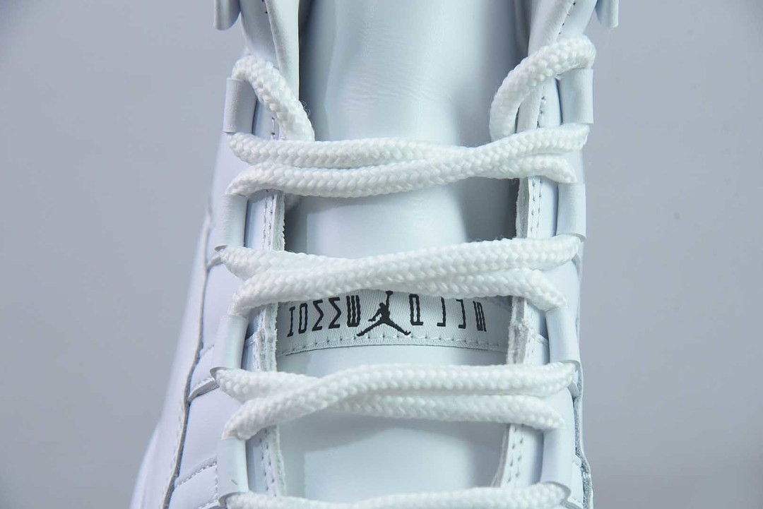 Comme des Garçons Homme Plus x Air Jordan 11 White/Black IV7639-100