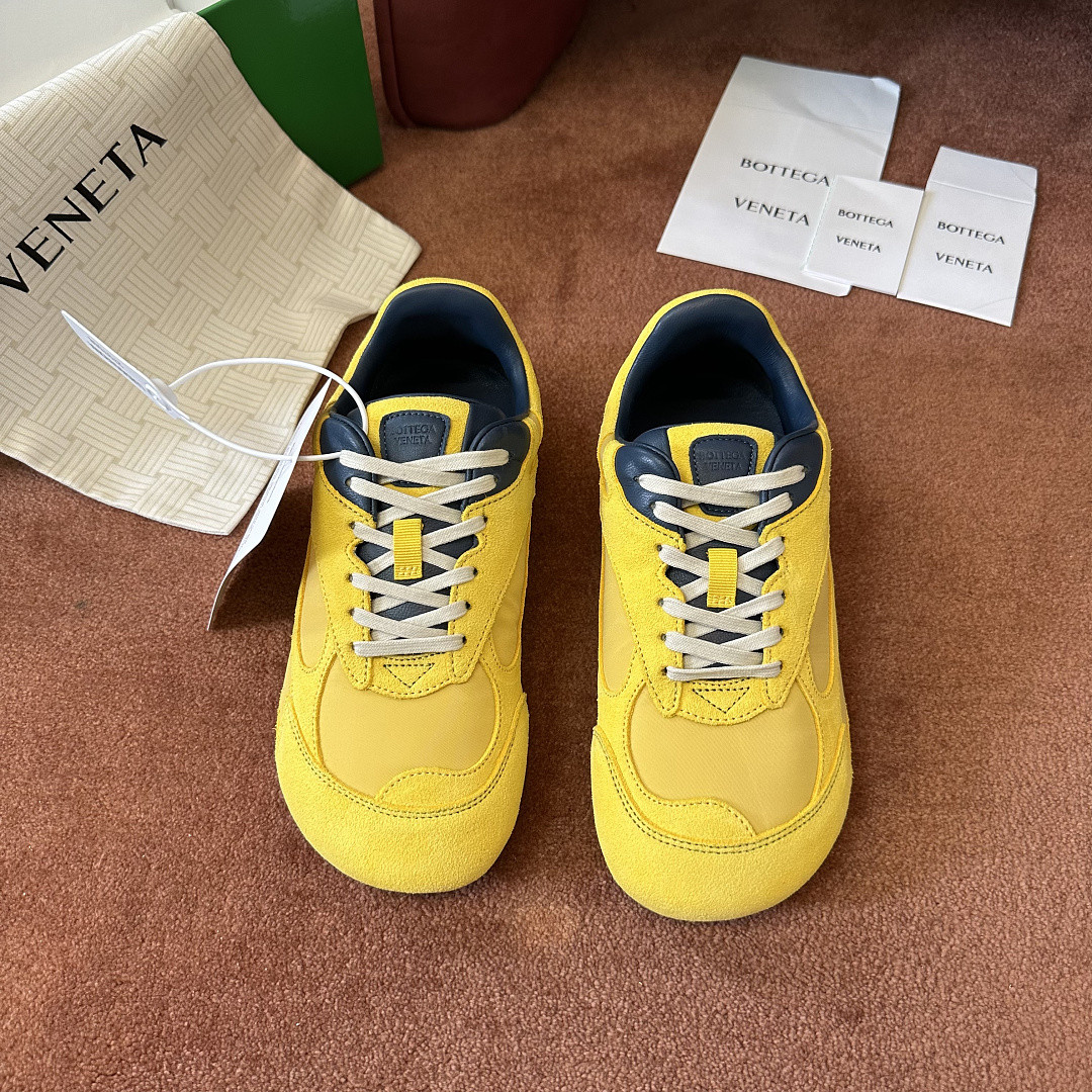 B0tt*ga Ven*ta Sneaker