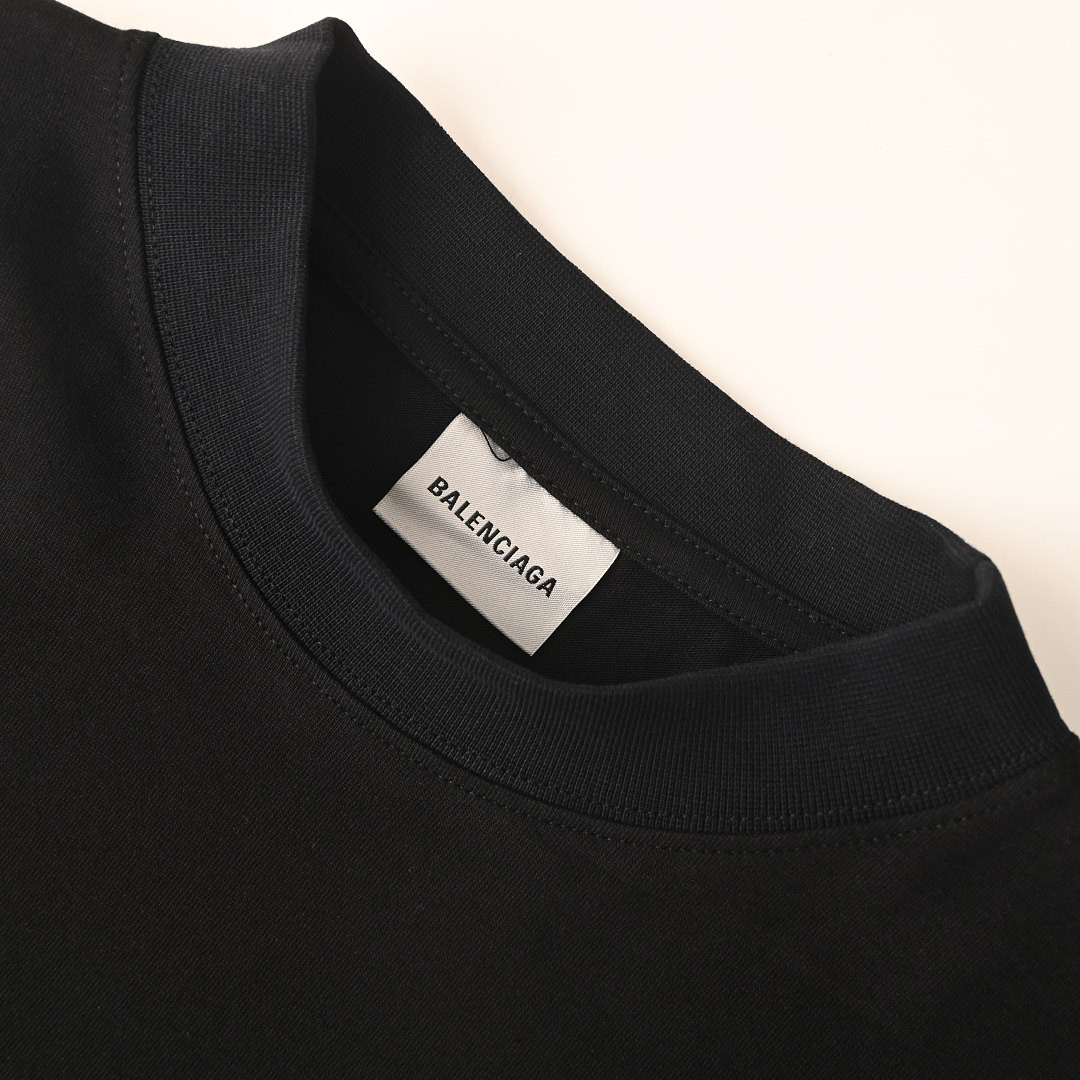 Ba1en*iaga Clothes