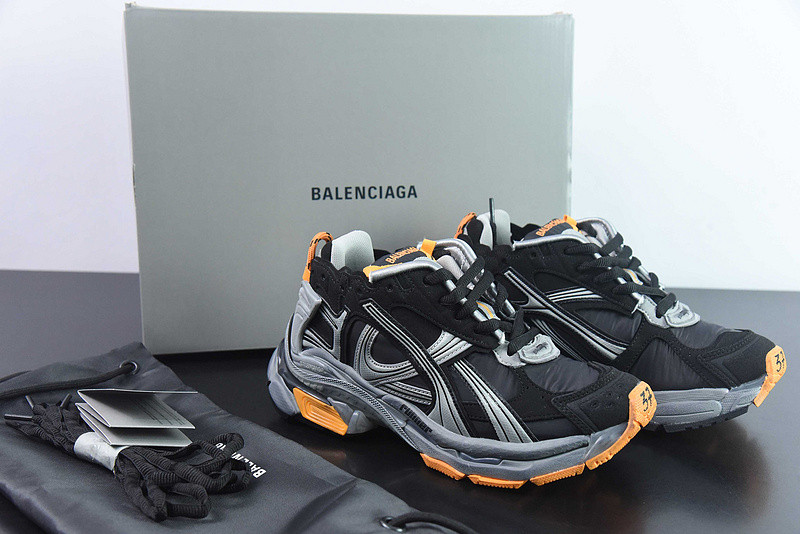 Ba*len*cia*ga runner sneaker