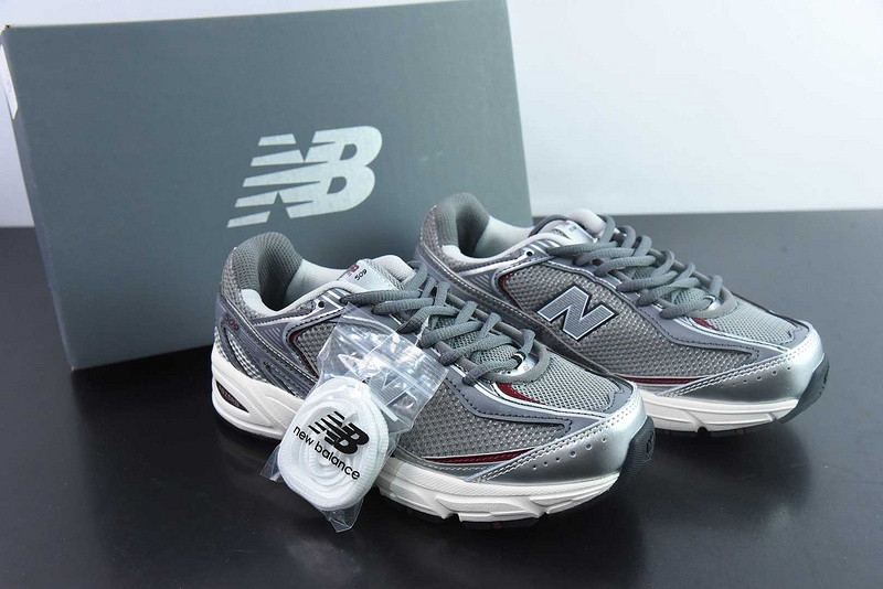 NEW BALANCE SNEAKER