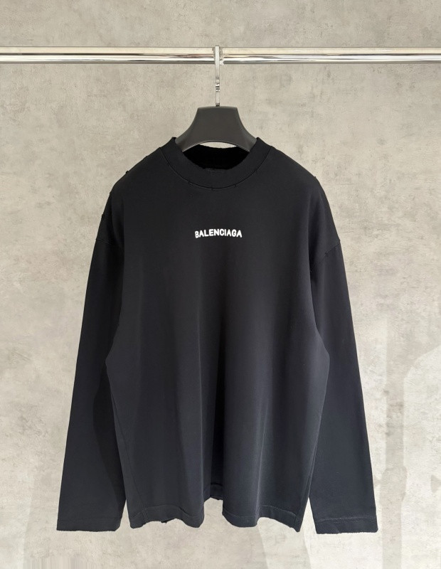 Ba1en*iaga Clothes
