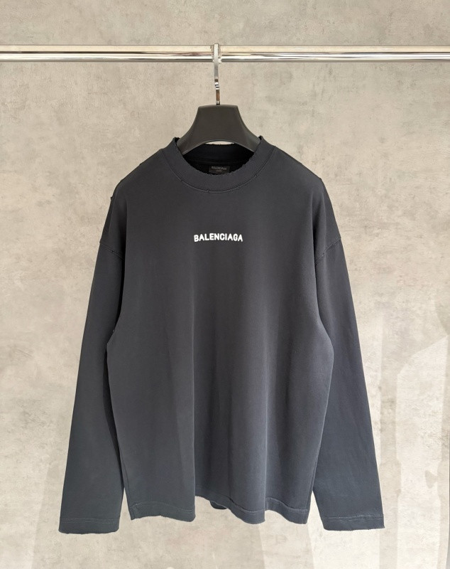 Ba1en*iaga Clothes