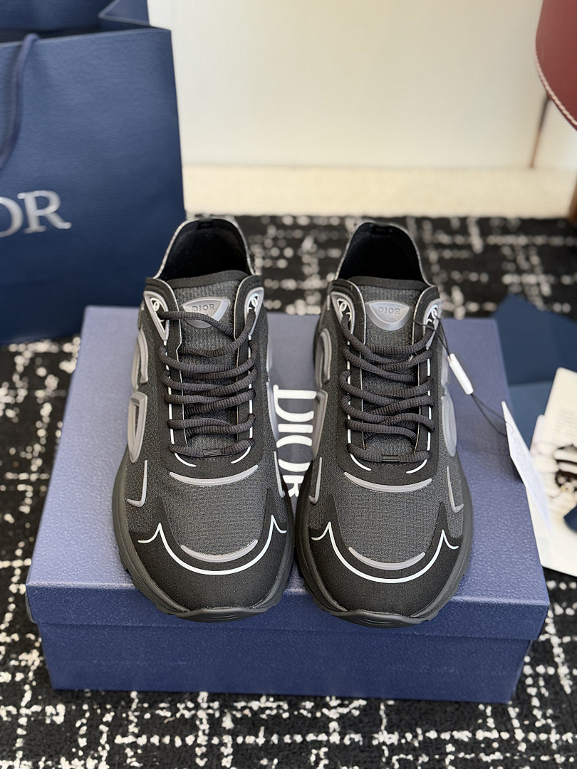 DIO* SNEAKER