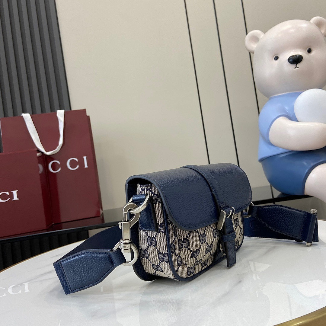 Gvc*1 BAG