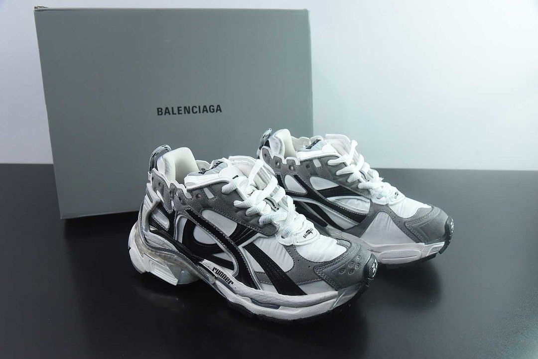 Ba1en*iaga Runner Sneaker LED